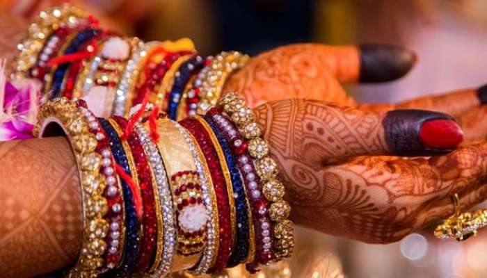 ಮಹಾರಾಷ್ಟ್ರ: 13ರ ಹರೆಯದ ಬಾಲಕಿ ವಿವಾಹ ತಡೆದ ಪೊಲೀಸರು ಮಹಾರಾಷ್ಟ್ರ: 13ರ ಹರೆಯದ ಬಾಲಕಿ ವಿವಾಹ ತಡೆದ ಪೊಲೀಸರು