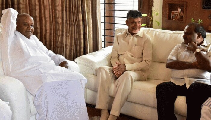 ಇಂದು ಬೆಂಗಳೂರಿನಲ್ಲಿ ದೇವೇಗೌಡ, ಕುಮಾರಸ್ವಾಮಿಯನ್ನು ಭೇಟಿ ಮಾಡಲಿರುವ ಚಂದ್ರಬಾಬು ನಾಯ್ಡು ಇಂದು ಬೆಂಗಳೂರಿನಲ್ಲಿ ದೇವೇಗೌಡ, ಕುಮಾರಸ್ವಾಮಿಯನ್ನು ಭೇಟಿ ಮಾಡಲಿರುವ ಚಂದ್ರಬಾಬು ನಾಯ್ಡು