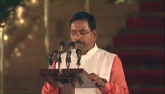 ಎರಡು ದಶಕಗಳ ನಂತರ ಮುಂಬೈ ಕರ್ನಾಟಕಕ್ಕೆ ಒಲಿದ ಕ್ಯಾಬಿನೆಟ್ ದರ್ಜೆ ಭಾಗ್ಯ.! ಎರಡು ದಶಕಗಳ ನಂತರ ಮುಂಬೈ ಕರ್ನಾಟಕಕ್ಕೆ ಒಲಿದ ಕ್ಯಾಬಿನೆಟ್ ದರ್ಜೆ ಭಾಗ್ಯ.!