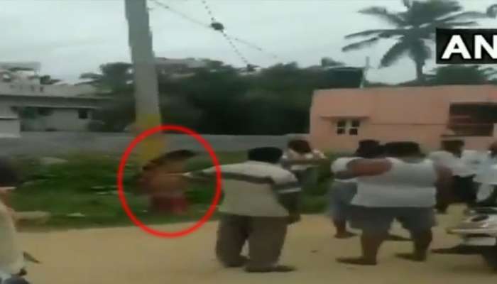 VIDEO: ಸಾಲ ತೀರಿಸದ ಮಹಿಳೆಯನ್ನು ಕಂಬಕ್ಕೆ ಕಟ್ಟಿ ಹೊಡೆದ್ರು! ಮುಂದೆ... title=