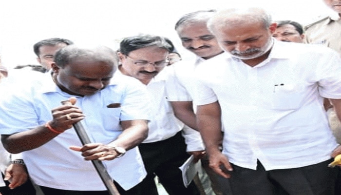 ರಾಮನಗರ ಜಿಲ್ಲೆಯ ಎಲ್ಲಾ ತಾಲ್ಲೂಕುಗಳಿಗೆ ಕುಡಿಯುವ ನೀರು ಯೋಜನೆಗೆ ಸಿಎಂ ಗುದ್ದಲಿ ಪೂಜೆ ರಾಮನಗರ ಜಿಲ್ಲೆಯ ಎಲ್ಲಾ ತಾಲ್ಲೂಕುಗಳಿಗೆ ಕುಡಿಯುವ ನೀರು ಯೋಜನೆಗೆ ಸಿಎಂ ಗುದ್ದಲಿ ಪೂಜೆ