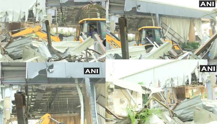 ಸಿಎಂ ಜಗನ್ ಆದೇಶದ ಮೇರೆಗೆ ನಾಯ್ಡು ನಿರ್ಮಿಸಿದ್ದ ಪ್ರಜಾವೇದಿಕೆ ಕಟ್ಟಡ ನೆಲಸಮ ಸಿಎಂ ಜಗನ್ ಆದೇಶದ ಮೇರೆಗೆ ನಾಯ್ಡು ನಿರ್ಮಿಸಿದ್ದ ಪ್ರಜಾವೇದಿಕೆ ಕಟ್ಟಡ ನೆಲಸಮ