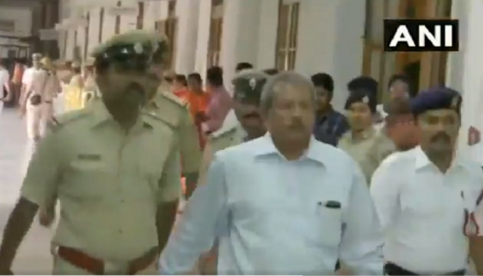 Video: ಓಡೋಡಿ ಬಂದು ಸ್ಪೀಕರ್ಗೆ ರಾಜೀನಾಮೆ ಸಲ್ಲಿಸಿದ ಅತೃಪ್ತ ಶಾಸಕರು! Video: ಓಡೋಡಿ ಬಂದು ಸ್ಪೀಕರ್ಗೆ ರಾಜೀನಾಮೆ ಸಲ್ಲಿಸಿದ ಅತೃಪ್ತ ಶಾಸಕರು!