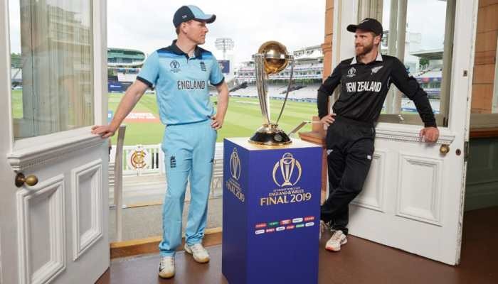 ICC World Cup 2019: ಇಂಗ್ಲೆಂಡ್ vs ನ್ಯೂಜಿಲೆಂಡ್ ಫೈನಲ್ ಪಂದ್ಯಕ್ಕೆ ಕ್ಷಣಗಣನೆ, ಯಾರ ಪಾಲಾಗಲಿದೆ ವಿಶ್ವಕಪ್ ಟ್ರೋಫಿ? ICC World Cup 2019: ಇಂಗ್ಲೆಂಡ್ vs ನ್ಯೂಜಿಲೆಂಡ್ ಫೈನಲ್ ಪಂದ್ಯಕ್ಕೆ ಕ್ಷಣಗಣನೆ, ಯಾರ ಪಾಲಾಗಲಿದೆ ವಿಶ್ವಕಪ್ ಟ್ರೋಫಿ?