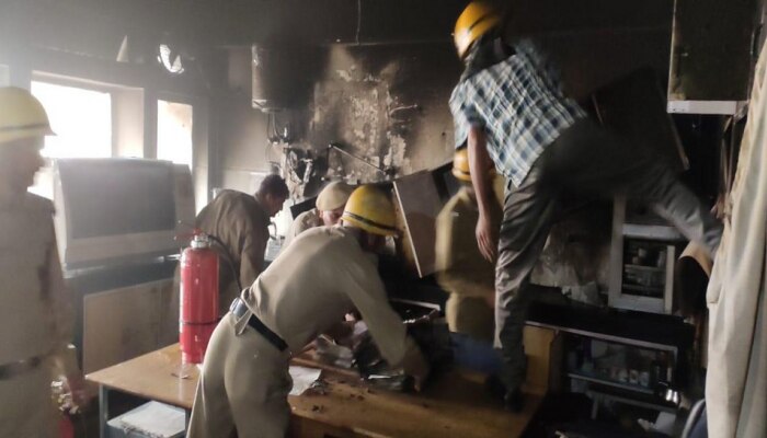 ಶಿಮ್ಲಾದ ಇಂದಿರಾ ಗಾಂಧಿ ವೈದ್ಯಕೀಯ ಕಾಲೇಜಿನಲ್ಲಿ ಬೆಂಕಿ ಅನಾಹುತ ಶಿಮ್ಲಾದ ಇಂದಿರಾ ಗಾಂಧಿ ವೈದ್ಯಕೀಯ ಕಾಲೇಜಿನಲ್ಲಿ ಬೆಂಕಿ ಅನಾಹುತ
