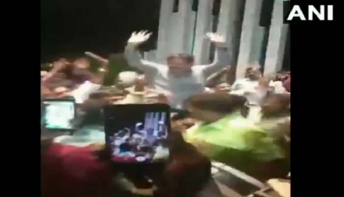 VIDEO: ಬಿಜೆಪಿ ಕಾರ್ಯಕರ್ತರ ವಿಜಯೋತ್ಸವದಲ್ಲಿ ಶಾಸಕ ರೇಣುಕಾಚಾರ್ಯ ಡ್ಯಾನ್ಸ್! title=