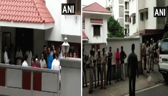 ಸಿದ್ದಾರ್ಥ್ ನಾಪತ್ತೆ: ಎಸ್.ಎಂ. ಕೃಷ್ಣ ನಿವಾಸಕ್ಕೆ ಸಿಎಂ ಬಿಎಸ್ವೈ, ಡಿಕೆಶಿ ಭೇಟಿ ಸಿದ್ದಾರ್ಥ್ ನಾಪತ್ತೆ: ಎಸ್.ಎಂ. ಕೃಷ್ಣ ನಿವಾಸಕ್ಕೆ ಸಿಎಂ ಬಿಎಸ್ವೈ, ಡಿಕೆಶಿ ಭೇಟಿ