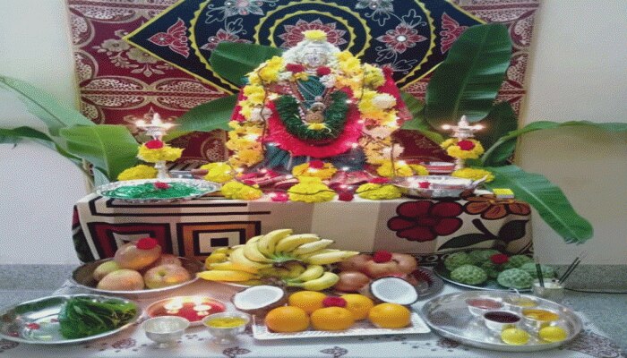 ವರಮಹಾಲಕ್ಷ್ಮೀ ಹಬ್ಬದ ಪೂಜಾ ವಿಧಿ-ವಿಧಾನ ವರಮಹಾಲಕ್ಷ್ಮೀ ಹಬ್ಬದ ಪೂಜಾ ವಿಧಿ-ವಿಧಾನ