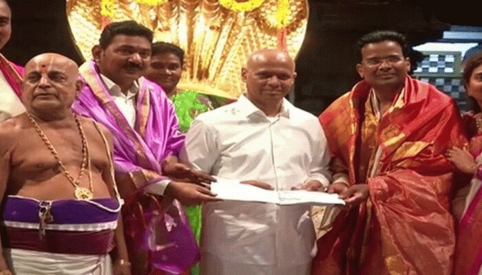 ಇಬ್ಬರು ಎನ್ಆರ್ಐ ಉದ್ಯಮಿಗಳಿಂದ ತಿರುಮಲ ದೇವಸ್ಥಾನಕ್ಕೆ 14 ಕೋಟಿ ರೂ. ದೇಣಿಗೆ ಇಬ್ಬರು ಎನ್ಆರ್ಐ ಉದ್ಯಮಿಗಳಿಂದ ತಿರುಮಲ ದೇವಸ್ಥಾನಕ್ಕೆ 14 ಕೋಟಿ ರೂ. ದೇಣಿಗೆ