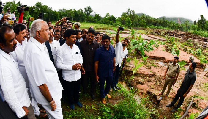 ಪ್ರವಾಹ ಪರಿಹಾರಕ್ಕಾಗಿ ಕೂಡಲೇ 10,000 ಕೋಟಿ ರೂ. ಬಿಡುಗಡೆ ಮಾಡಿ; ಕೇಂದ್ರಕ್ಕೆ ಸಿಎಂ ಯಡಿಯೂರಪ್ಪ ಮನವಿ ಪ್ರವಾಹ ಪರಿಹಾರಕ್ಕಾಗಿ ಕೂಡಲೇ 10,000 ಕೋಟಿ ರೂ. ಬಿಡುಗಡೆ ಮಾಡಿ; ಕೇಂದ್ರಕ್ಕೆ ಸಿಎಂ ಯಡಿಯೂರಪ್ಪ ಮನವಿ