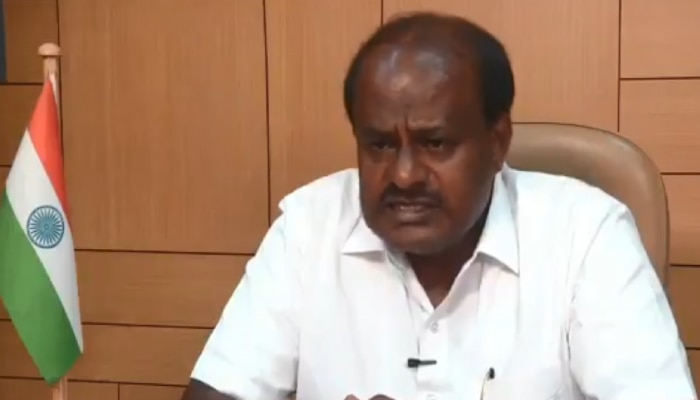 ನಮ್ಮ ಜನತೆಯ ರಕ್ಷಣೆಗೆ ಕಂಕಣಬದ್ಧರಾಗೋಣ: ಸ್ವಾತಂತ್ರ್ಯೋತ್ಸವದಂದು ಮಾಜಿ ಸಿಎಂ ಹೆಚ್ಡಿಕೆ ನಮ್ಮ ಜನತೆಯ ರಕ್ಷಣೆಗೆ ಕಂಕಣಬದ್ಧರಾಗೋಣ: ಸ್ವಾತಂತ್ರ್ಯೋತ್ಸವದಂದು ಮಾಜಿ ಸಿಎಂ ಹೆಚ್ಡಿಕೆ