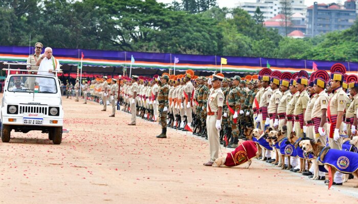ಕರ್ನಾಟಕದ ಉದ್ಯೋಗಗಳಲ್ಲಿ ಕನ್ನಡಿಗರಿಗೆ ಆದ್ಯತೆ: ಸಿಎಂ ಬಿ.ಎಸ್.ಯಡಿಯೂರಪ್ಪ ಕರ್ನಾಟಕದ ಉದ್ಯೋಗಗಳಲ್ಲಿ ಕನ್ನಡಿಗರಿಗೆ ಆದ್ಯತೆ: ಸಿಎಂ ಬಿ.ಎಸ್.ಯಡಿಯೂರಪ್ಪ