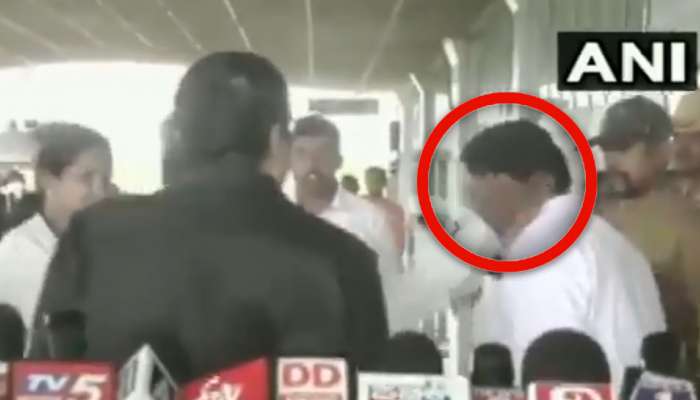 Watch: ಕಾರ್ಯಕರ್ತನ ಮೇಲೆ ಗರಂ ಆಗಿ ಕಪಾಳಮೋಕ್ಷ ಮಾಡಿದ ಸಿದ್ದರಾಮಯ್ಯ ವಿಡಿಯೋ ವೈರಲ್ Watch: ಕಾರ್ಯಕರ್ತನ ಮೇಲೆ ಗರಂ ಆಗಿ ಕಪಾಳಮೋಕ್ಷ ಮಾಡಿದ ಸಿದ್ದರಾಮಯ್ಯ ವಿಡಿಯೋ ವೈರಲ್