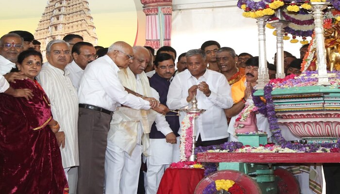 ವಿಶ್ವವಿಖ್ಯಾತ ಮೈಸೂರು ದಸರಾಗೆ ಸಾಹಿತಿ ಎಸ್.ಎಲ್ ಭೈರಪ್ಪ ಚಾಲನೆ ವಿಶ್ವವಿಖ್ಯಾತ ಮೈಸೂರು ದಸರಾಗೆ ಸಾಹಿತಿ ಎಸ್.ಎಲ್ ಭೈರಪ್ಪ ಚಾಲನೆ
