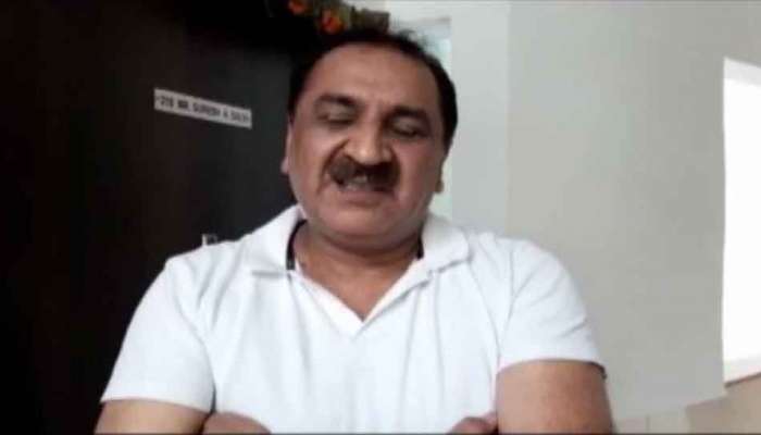ಪಿಎಂಸಿ ಬ್ಯಾಂಕ್ನಲ್ಲಿದ್ದ ಹಣ ಡ್ರಾ ಮಾಡಲಾಗದೆ ಗ್ರಾಹಕನಿಗೆ ಹಾರ್ಟ್ ಅಟ್ಯಾಕ್, ಸಾವು ಪಿಎಂಸಿ ಬ್ಯಾಂಕ್ನಲ್ಲಿದ್ದ ಹಣ ಡ್ರಾ ಮಾಡಲಾಗದೆ ಗ್ರಾಹಕನಿಗೆ ಹಾರ್ಟ್ ಅಟ್ಯಾಕ್, ಸಾವು