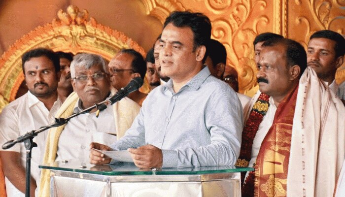ಸೋಮವಾರ ನಮ್ಮ ಸರ್ಕಾರಕ್ಕೆ ಶುಭ ದಿನವಾಗಲಿದೆ ಎಂದು ಡಿಸಿಎಂ ಹೇಳಿದ್ದೇಕೆ? ಸೋಮವಾರ ನಮ್ಮ ಸರ್ಕಾರಕ್ಕೆ ಶುಭ ದಿನವಾಗಲಿದೆ ಎಂದು ಡಿಸಿಎಂ ಹೇಳಿದ್ದೇಕೆ?