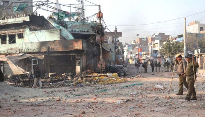 Delhi Violence: ಇಂದು ಶಾಲೆಗಳಿಗೆ ರಜೆ, ಬೋರ್ಡ್ ಪರೀಕ್ಷೆ ಮುಂದೂಡಿಕೆ Delhi Violence: ಇಂದು ಶಾಲೆಗಳಿಗೆ ರಜೆ, ಬೋರ್ಡ್ ಪರೀಕ್ಷೆ ಮುಂದೂಡಿಕೆ