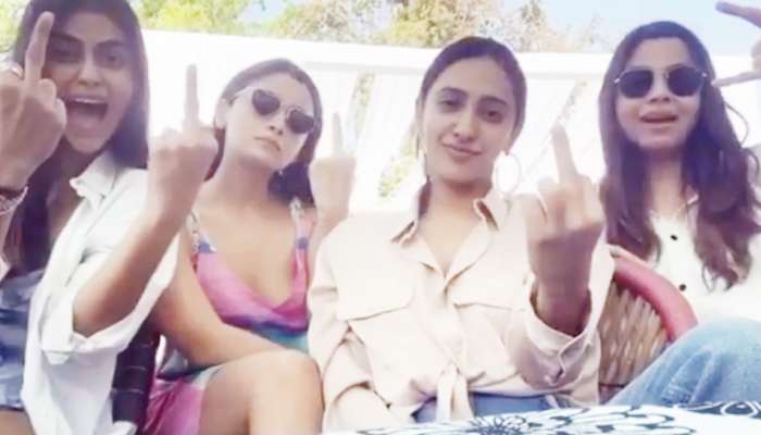 TIKTOK VIDEO ಮಾಡುವ ವೇಳೆ ALIA BHATT ಏನ್ ಮಾಡಿದ್ದಾಳೆ ನೀವೇ ನೋಡಿ TIKTOK VIDEO ಮಾಡುವ ವೇಳೆ ALIA BHATT ಏನ್ ಮಾಡಿದ್ದಾಳೆ ನೀವೇ ನೋಡಿ