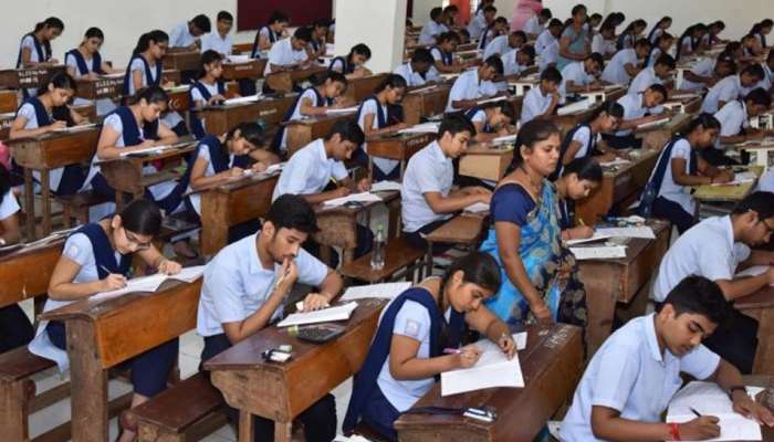 ಕೊರೊನಾಗೆ ಕರ್ನಾಟಕ ತತ್ತರ: SSLC-PUC ಪರೀಕ್ಷೆ ಮುಂದೂಡಿಕೆ ಕೊರೊನಾಗೆ ಕರ್ನಾಟಕ ತತ್ತರ: SSLC-PUC ಪರೀಕ್ಷೆ ಮುಂದೂಡಿಕೆ