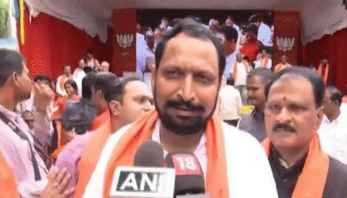 ಆರೋಗ್ಯ ಇಲಾಖೆಗೆ ವಾಹನ ನೀಡಿ ಸಹಕರಿಸುವಂತೆ ಡಿಸಿಎಂ ಸವದಿ ಮನವಿ ಆರೋಗ್ಯ ಇಲಾಖೆಗೆ ವಾಹನ ನೀಡಿ ಸಹಕರಿಸುವಂತೆ ಡಿಸಿಎಂ ಸವದಿ ಮನವಿ