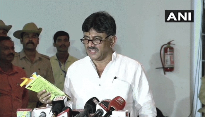 ಗ್ರಾಮೀಣಾಭಿವೃದ್ಧಿ ಇಲಾಖೆ ಮಲಗಿದೆ, ಸಚಿವ ಈಶ್ವರಪ್ಪ ಎಲ್ಲಿದ್ದಾರೋ ಗೊತ್ತಿಲ್ಲ: ಡಿ.ಕೆ. ಶಿವಕುಮಾರ್ ಗ್ರಾಮೀಣಾಭಿವೃದ್ಧಿ ಇಲಾಖೆ ಮಲಗಿದೆ, ಸಚಿವ ಈಶ್ವರಪ್ಪ ಎಲ್ಲಿದ್ದಾರೋ ಗೊತ್ತಿಲ್ಲ: ಡಿ.ಕೆ. ಶಿವಕುಮಾರ್