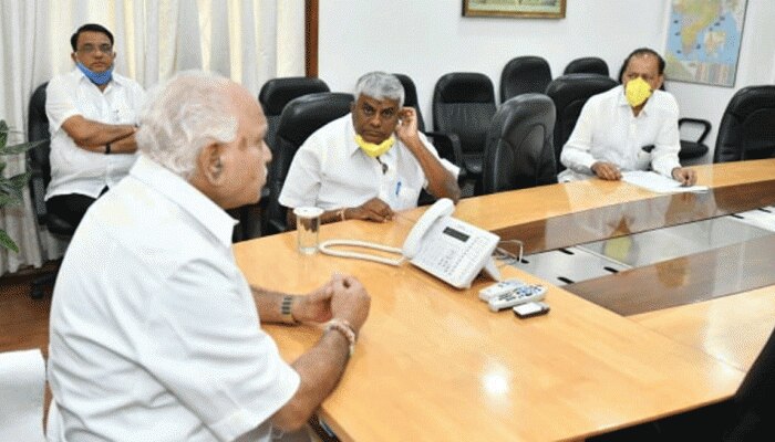 ರೈತರಿಗೆ ಸಹಾಯ ಕೋರಿ ಮುಖ್ಯಮಂತ್ರಿ ಭೇಟಿಯಾದ ಹೆಚ್.ಡಿ. ರೇವಣ್ಣ ರೈತರಿಗೆ ಸಹಾಯ ಕೋರಿ ಮುಖ್ಯಮಂತ್ರಿ ಭೇಟಿಯಾದ ಹೆಚ್.ಡಿ. ರೇವಣ್ಣ
