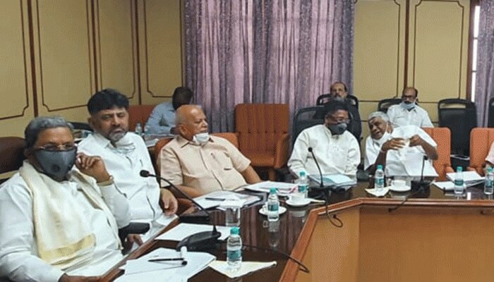ಸರ್ಕಾರವೇ ಹಣ್ಣು, ತರಕಾರಿಗಳನ್ನು ನೇರವಾಗಿ ಖರೀದಿಸಲಿ: ಸಿದ್ದರಾಮಯ್ಯ ಆಗ್ರಹ ಸರ್ಕಾರವೇ ಹಣ್ಣು, ತರಕಾರಿಗಳನ್ನು ನೇರವಾಗಿ ಖರೀದಿಸಲಿ: ಸಿದ್ದರಾಮಯ್ಯ ಆಗ್ರಹ