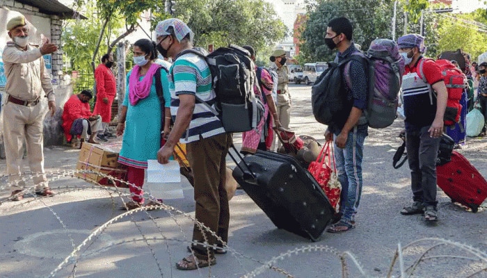 ಆದಾಯದ ಮೇಲೆ ಲಾಕ್ಡೌನ್ನ ಪರಿಣಾಮ: ಕೆಲವರಿಗೆ ಉದ್ಯೋಗ ನಷ್ಟ, ಹಲವರಿಗೆ ಪಾರ್ಟ್ ಟೈಂ job ಆದಾಯದ ಮೇಲೆ ಲಾಕ್ಡೌನ್ನ ಪರಿಣಾಮ: ಕೆಲವರಿಗೆ ಉದ್ಯೋಗ ನಷ್ಟ, ಹಲವರಿಗೆ ಪಾರ್ಟ್ ಟೈಂ job