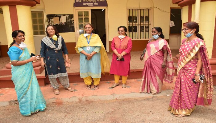 ಕೊರೊನಾ ವಿರುದ್ಧದ ಹೋರಾಟದಲ್ಲಿ ಸೈ ಎನಿಸಿಕೊಂಡ ಮಹಿಳಾ ಪಡೆ ಕೊರೊನಾ ವಿರುದ್ಧದ ಹೋರಾಟದಲ್ಲಿ ಸೈ ಎನಿಸಿಕೊಂಡ ಮಹಿಳಾ ಪಡೆ