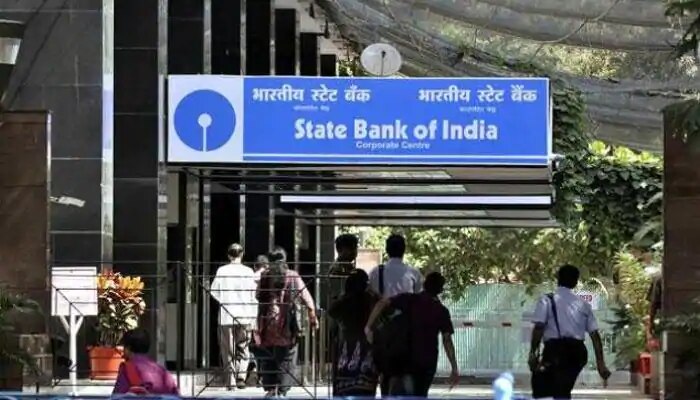 Good News: ಮತ್ತೆ ತನ್ನ ಬಡ್ಡಿದರ ಇಳಿಕೆ ಮಾಡಿದ SBI, ಕಡಿಮೆಯಾಗಲಿದೆ EMI Good News: ಮತ್ತೆ ತನ್ನ ಬಡ್ಡಿದರ ಇಳಿಕೆ ಮಾಡಿದ SBI, ಕಡಿಮೆಯಾಗಲಿದೆ EMI