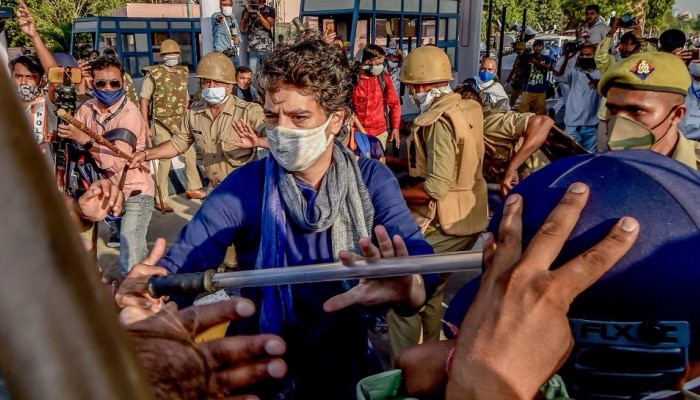 Video: ಕಾಂಗ್ರೆಸ್ ಪಕ್ಷದ ಕಾರ್ಯಕರ್ತರನ್ನು ಪೋಲಿಸ್ ಲಾಠಿಚಾರ್ಜ್ ನಿಂದ ರಕ್ಷಿಸಿದ ಪ್ರಿಯಾಂಕಾ ಗಾಂಧಿ
