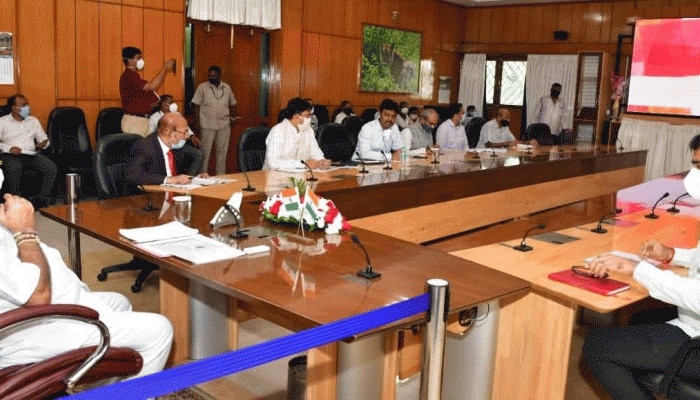Big Breaking: ರಾಜ್ಯಾದ್ಯಂತ ನ.17ರಿಂದ ಡಿಗ್ರಿ, ಇಂಜಿನಿಯರಿಂಗ್, ಡಿಪ್ಲೊಮಾ ತರಗತಿಗಳು ಆರಂಭ Big Breaking: ರಾಜ್ಯಾದ್ಯಂತ ನ.17ರಿಂದ ಡಿಗ್ರಿ, ಇಂಜಿನಿಯರಿಂಗ್, ಡಿಪ್ಲೊಮಾ ತರಗತಿಗಳು ಆರಂಭ