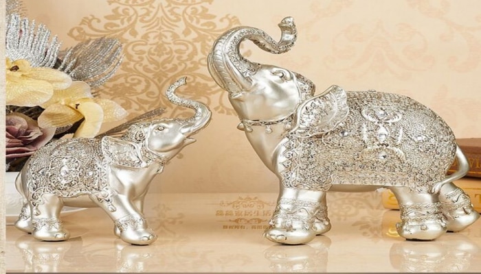 Pair Of Silver Elephants: Good Luck ನಿಮ್ಮದಾಗಿಸಲು ಮನೆಯಲ್ಲಿರಿಸಿ ಬೆಳ್ಳಿ ಲೋಹದ ಆನೆಗಳ ಜೋಡಿ