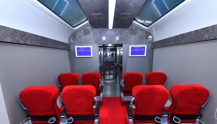 Vistadome Coach Train: ಗಂಟೆಗೆ 180 ಕಿ.ಮೀ ವೇಗದಲ್ಲಿ ಓಡಿದ ವಿಸ್ಟಾಡಾಮ್ ಬೋಗಿ ಹೊಂದಿದ ರೈಲು title=