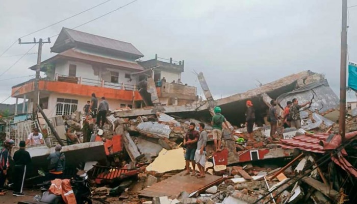 Indonesia Earthquake 2021: ಇಂಡೊನೆಷ್ಯಾದಲ್ಲಿ ಪ್ರಬಲ ಭೂಕಂಪ, 7 ಸಾವು 100 ಕ್ಕೂ ಅಧಿಕ ಜನರಿಗೆ ಗಾಯ 