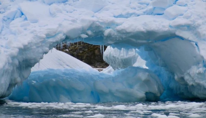 Antarctica Ice Bergs Melting - ಭೂಮಿಗೆ ಹಿಮಯುಗದ  ಆಗಮನ! ಆತಂಕ ವ್ಯಕ್ತಪಡಿಸಿದ ವಿಜ್ಞಾನಿಗಳು title=