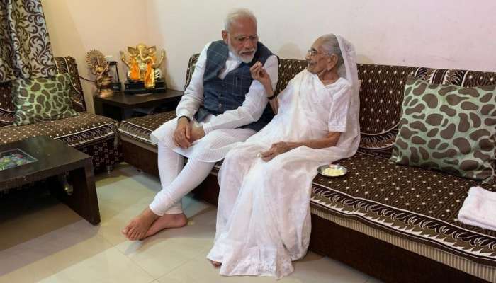 PM Modi Mother: ಕೊರೊನಾ ವ್ಯಾಕ್ಸಿನ್ ಹಾಕಿಸಿಕೊಂಡ ಪ್ರಧಾನಿ ಮೋದಿ ತಾಯಿ!