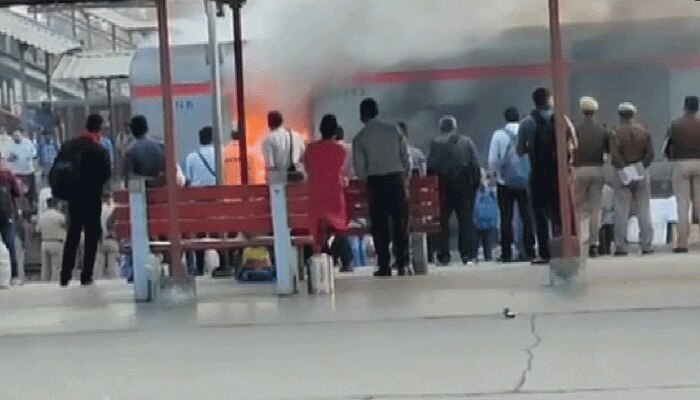 Delhi Lucknow Shatabdi Express: ದೆಹಲಿ-ಲಕ್ನೋ ಶತಾಬ್ದಿ ಎಕ್ಸ್‌ಪ್ರೆಸ್‌ನ ಜನರೇಟರ್ ಕಾರಿಗೆ ಬೆಂಕಿ