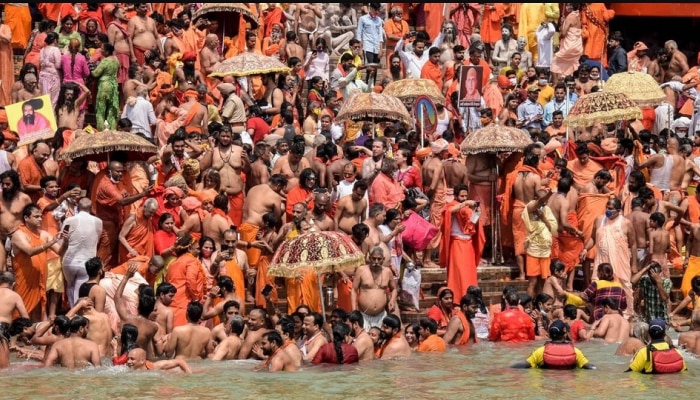 Kumbh Mela 2021: ಕುಂಭಮೇಳ 5 ದಿನಗಳಲ್ಲಿ 1,700 ಕೊರೋನಾ ಪ್ರಕರಣಗಳು ಪತ್ತೆ! title=