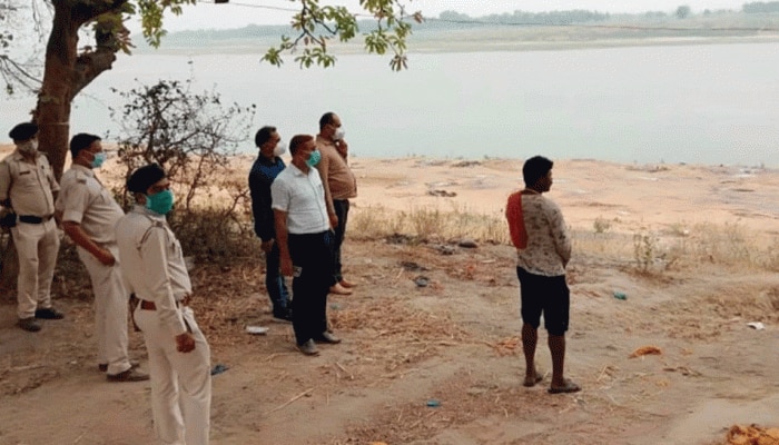 Ganga River- ಇಲ್ಲಿಯವರೆಗೆ 73 ಶವಗಳು ಪತ್ತೆ, ಜೆಸಿಬಿಯಿಂದ ಮುಂದುವರೆದ ಸಮಾಧಿ ಕಾರ್ಯ 
