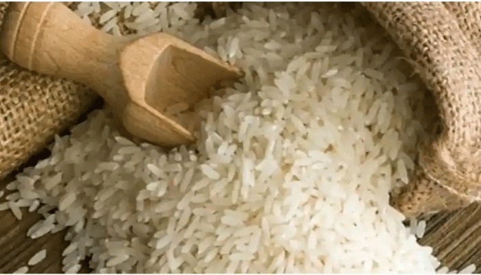 Raw Rice: ಅಕ್ಕಿ ತಿನ್ನುವ ಅಭ್ಯಾಸ ನಿಮಗೂ ಇದೆಯೇ? ಭಾರೀ ತೊಂದರೆಯಾಗಬಹುದು ಎಚ್ಚರ title=