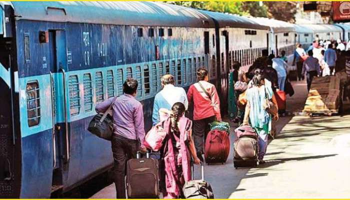 Railway Ticket Booking : ರೈಲು ಪ್ರಯಾಣಿಕರಿಗೆ ಸಿಹಿ ಸುದ್ದಿ :‌ UPI ಮೂಲಕ ಟಿಕೆಟ್ ಬುಕ್‌ ಮಾಡಿದ್ರೆ ಶೇ.5 ರಷ್ಟು ಡಿಸ್ ಕೌಂಟ್!