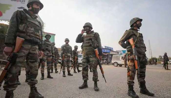 Jammu Kashmir: ಭದ್ರತಾ ಪಡೆಯ ಮೇಲೆ ಗ್ರೆನೇಡ್ ದಾಳಿ , ಇಬ್ಬರು ಪೊಲೀಸರು ಸೇರಿ 11 ಜನರಿಗೆ ಗಾಯ