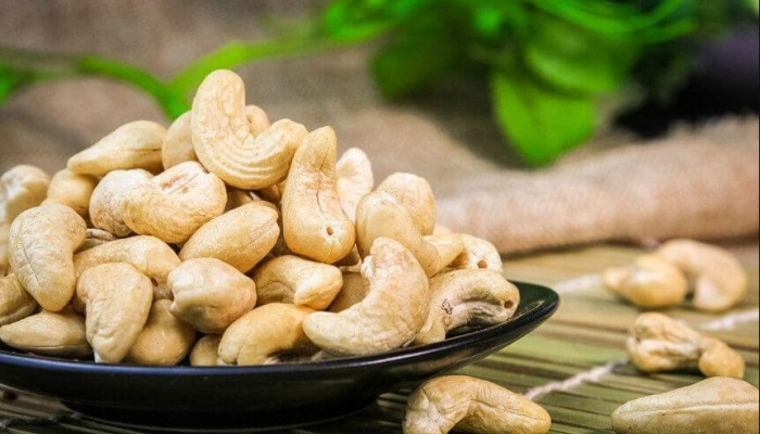 Benefits of Cashew Nuts : ವಿವಾಹಿತ ಪುರುಷರ ಆರೋಗ್ಯಕ್ಕೆ ಗೋಡಂಬಿ : ಇಲ್ಲಿದೆ ನೋಡಿ ಅದರ ಅದ್ಬುತ ಪ್ರಯೋಜನಗಳು title=