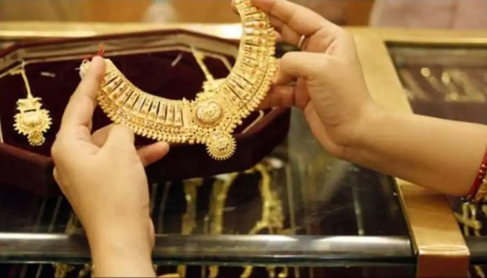 Today Gold-Silver Price : ಆಭರಣ ಪ್ರಿಯರಿಗೆ ಸಿಹಿ ಸುದ್ದಿ : ಚಿನ್ನದ ಬೆಲೆಯಲ್ಲಿ ₹ 370 ಇಳಿಕೆ