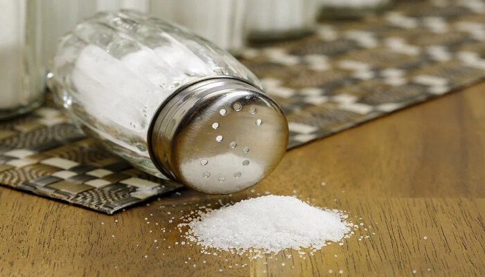 Side Effects Of Salt: ನೀವು ಅವಶ್ಯಕತೆಗಿಂತ ಹೆಚ್ಚು ಉಪ್ಪು ಸೇವಿಸುತ್ತಿರುವಿರಿ ಎನ್ನುತ್ತವೆ ಈ 6 ಸಂಕೇತಗಳು