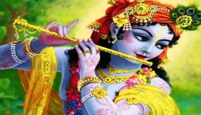 Krishna Janmashtami 2021: ಶ್ರೀಕೃಷ್ಣನು ಸದಾ ತನ್ನ ಮುಡಿಯಲ್ಲಿ ನವಿಲುಗರಿ ಧರಿಸುವುದರ ಹಿಂದಿನ ರಹಸ್ಯವೇನು ಗೊತ್ತೇ! title=