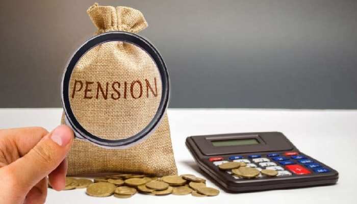 7th Pay Commission: Family Pension ವ್ಯಾಪ್ತಿ ವಿಸ್ತರಿಸಿದ ಸರ್ಕಾರ, ಎಷ್ಟು ಪಟ್ಟು ಜಾಸ್ತಿ ಸಿಗಲಿದೆ ಪೆನ್ಶನ್ ಗೊತ್ತಾ title=