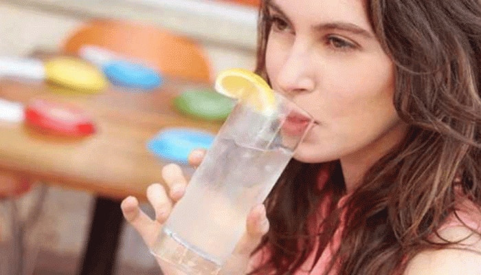 Side Effects of Lemon Water: ನಿಂಬೆ ನೀರಿನ ಪ್ರಯೋಜನಗಳು ತಿಳಿದಿವೆ, ಆದರೆ ಅನಾನುಕೂಲತೆಗಳ ಬಗ್ಗೆ ತಿಳಿದಿದೆಯೇ 
