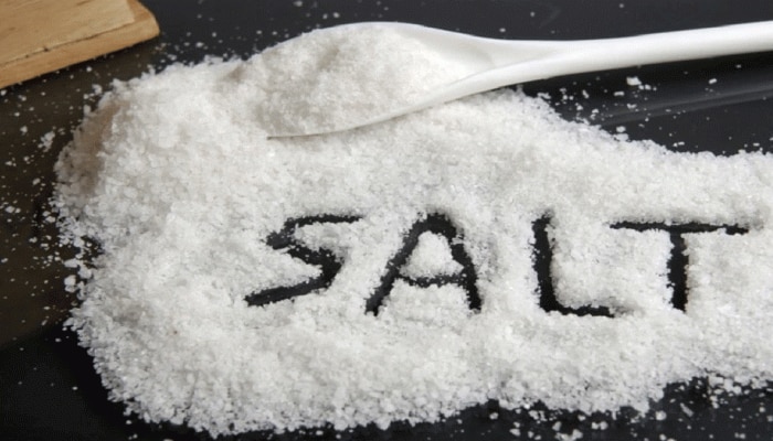 Salt Side Effects: ಆಹಾರದ ಸ್ವಾದ ಹೆಚ್ಚಿಸಲು ಉಪ್ಪಿನ ಬದಲಿಗೆ ಈ 4 ವಸ್ತುಗಳನ್ನು ಬಳಸಬಹುದು